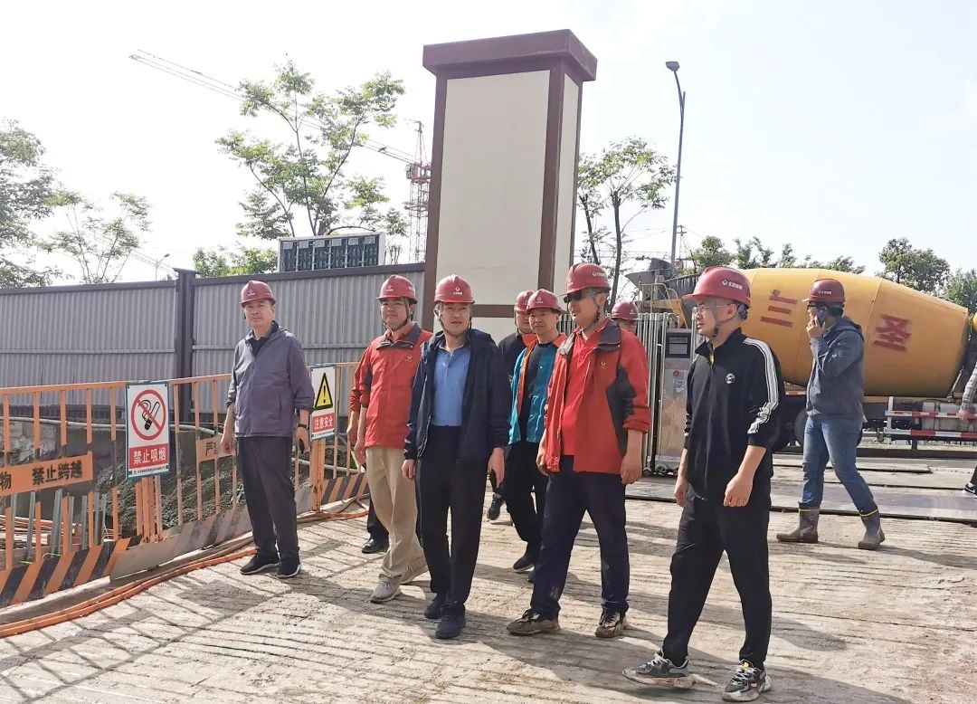 集团公司总经理秦树东到重庆区域市场检查指导工作